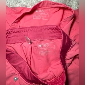 Women’s neon pink scrub set🩷🎀